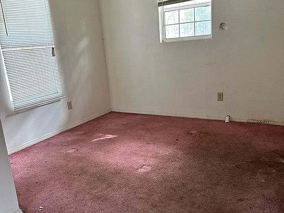 4th image of 677 W 5th Ave