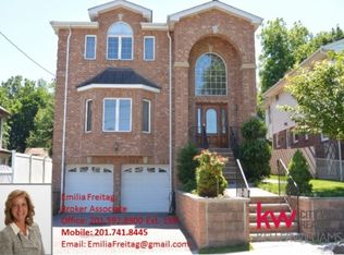 792 Elm Ave, Ridgefield, NJ 07657