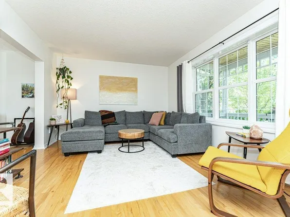 1539 Kinross Rd NW, Edmonton, AB T5E 1Z9