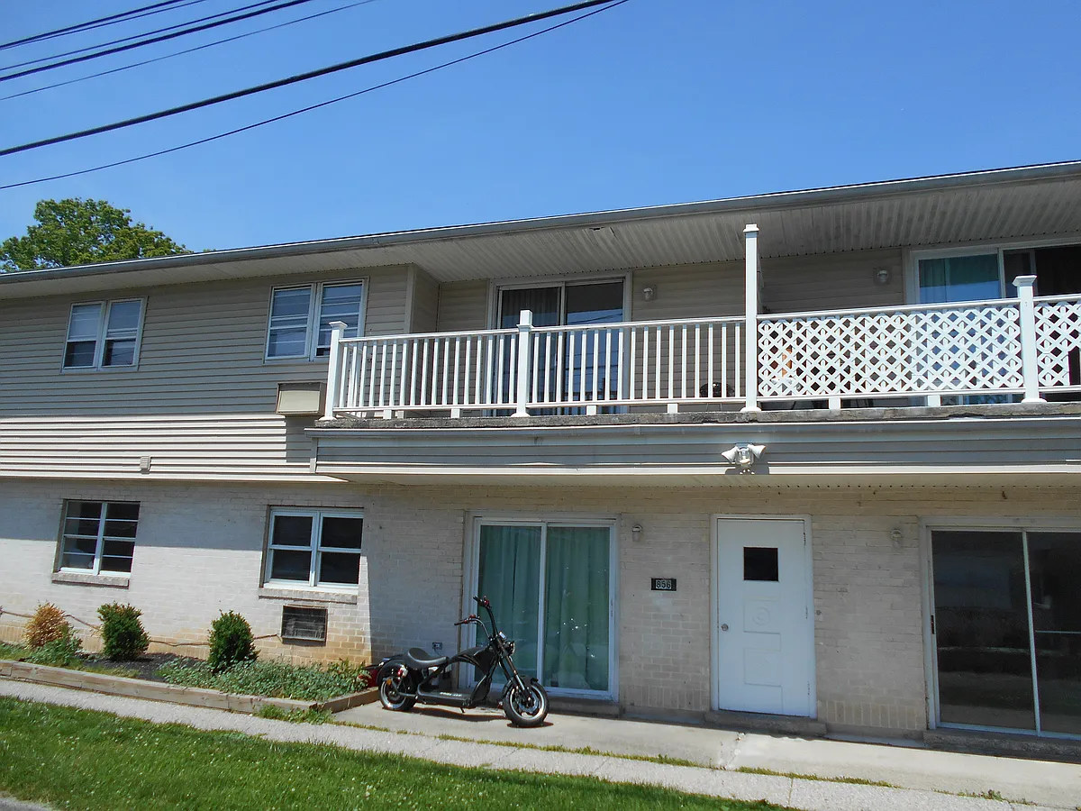 Building Photo - 856 Ulster St #206