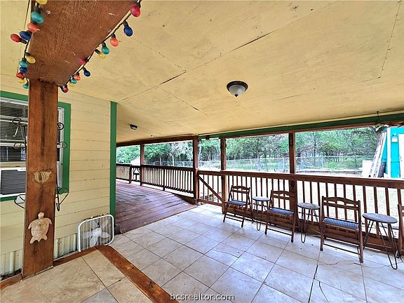 4th image of 1026 Lakeview Ln