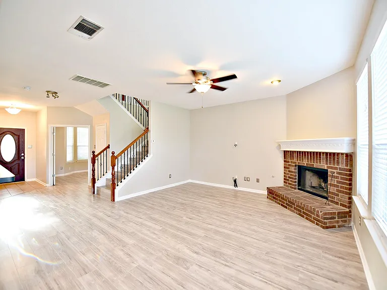 2806 Stirrup Cv — Photo 6