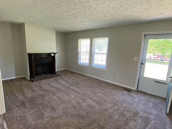 3rd image of 619 Flintlock Dr