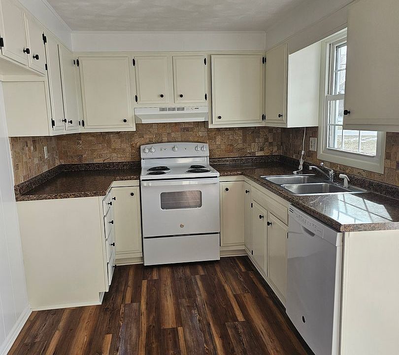 1st image of 404 Maple St #3