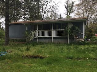 301 Queens Branch Rd, Rogue River, OR 97537
