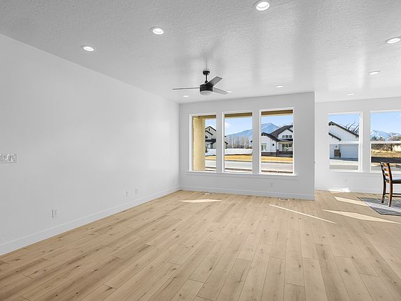 5th image of 1567 W 600 N #26