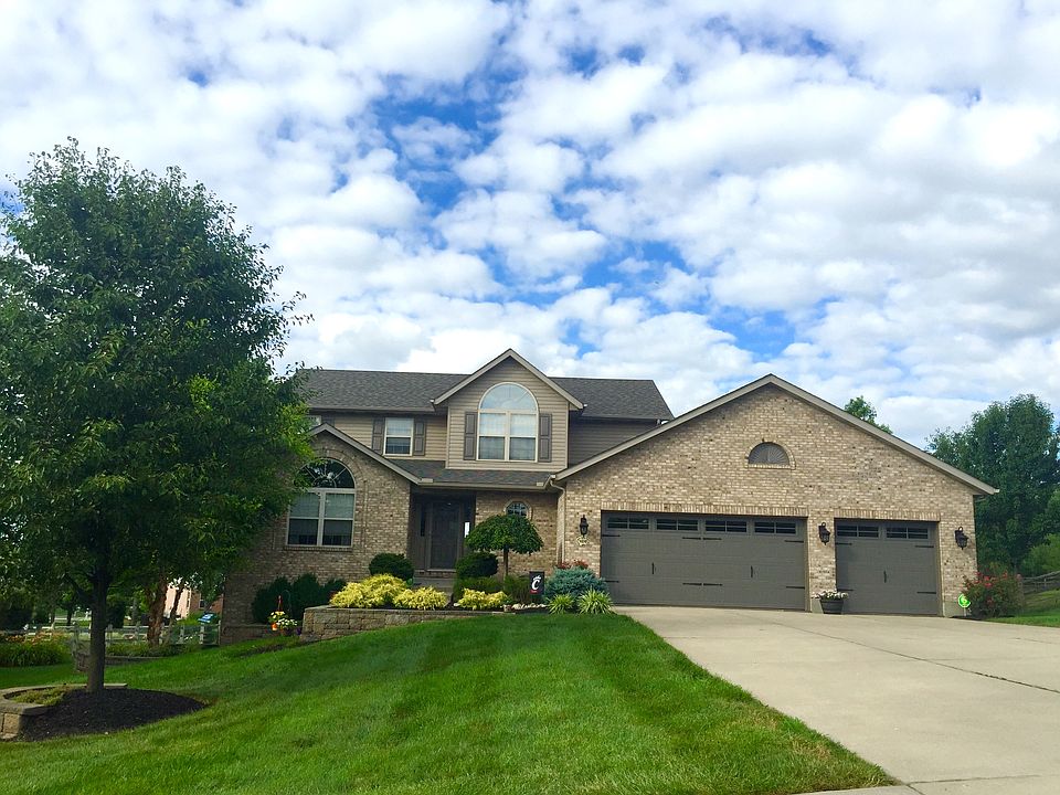 "wow" curb appeal, 3 car gar