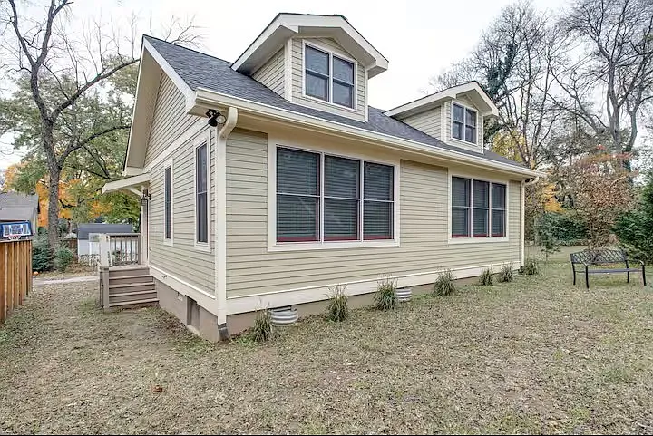 Building Photo - 2208 White Ave