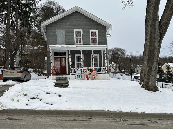 537 E 5th St #1, Jamestown, NY 14701