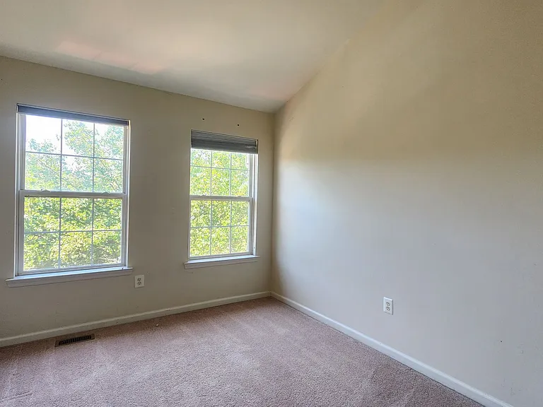 7719 Sullivan Cir — Photo 21