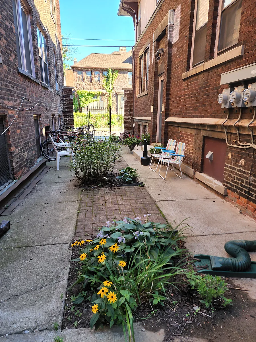 Building Photo - 1615 W Canfield St #311