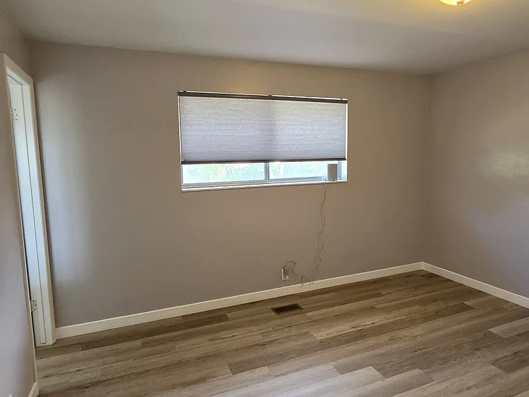 5557 S 2200 W — Photo 19