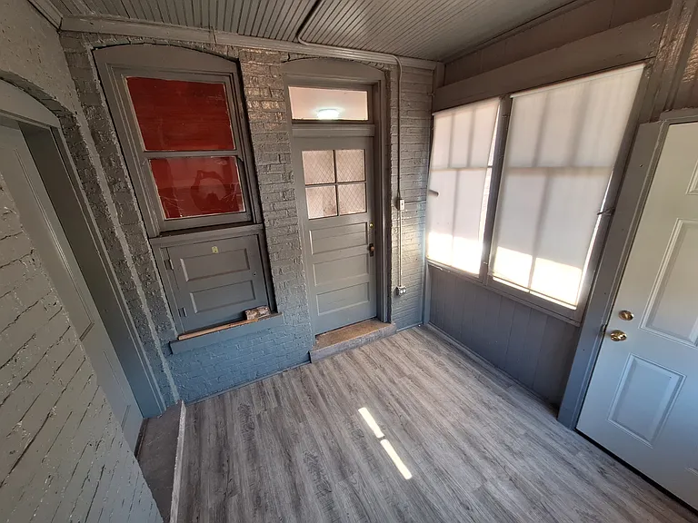 8720 S Loomis St — Photo 11
