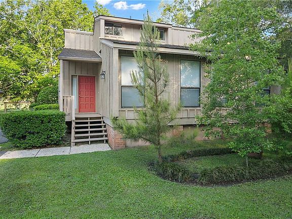 2nd image of 118 Catalpa Ln #118