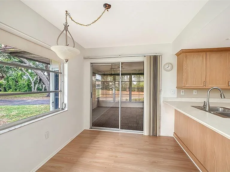 515 Rousseau Dr — Photo 17