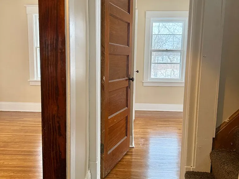 127 W Main St — Photo 16