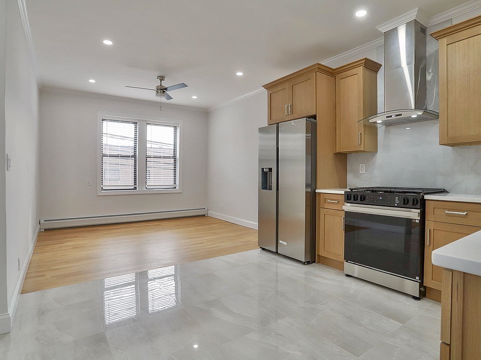 1st image of 915 Central Ave APT 2