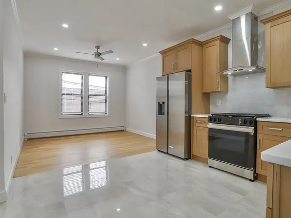 915 Central Avenue image 1 of 24