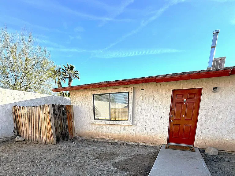 6672 Mesquite Ave — Photo 1