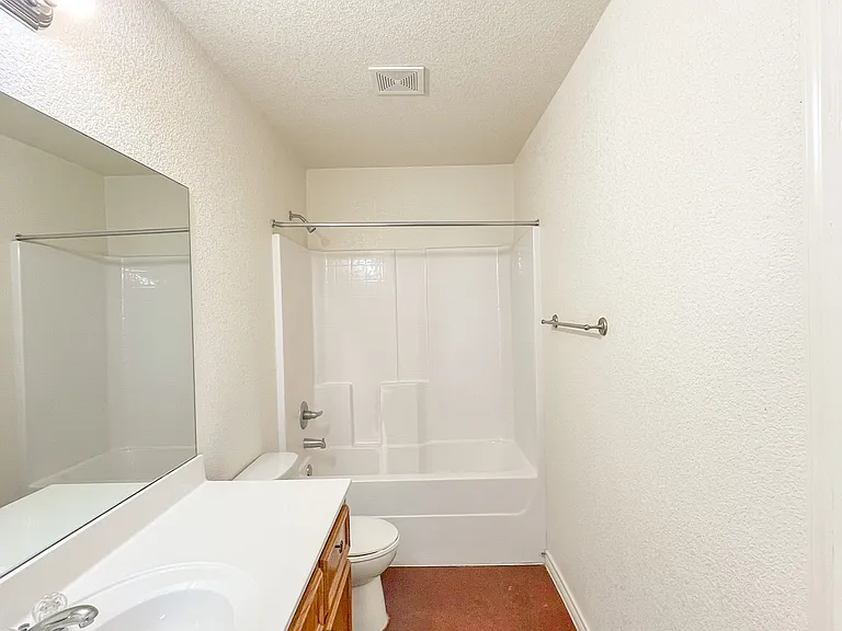 3808 John Chisholm Loop #B — Photo 15