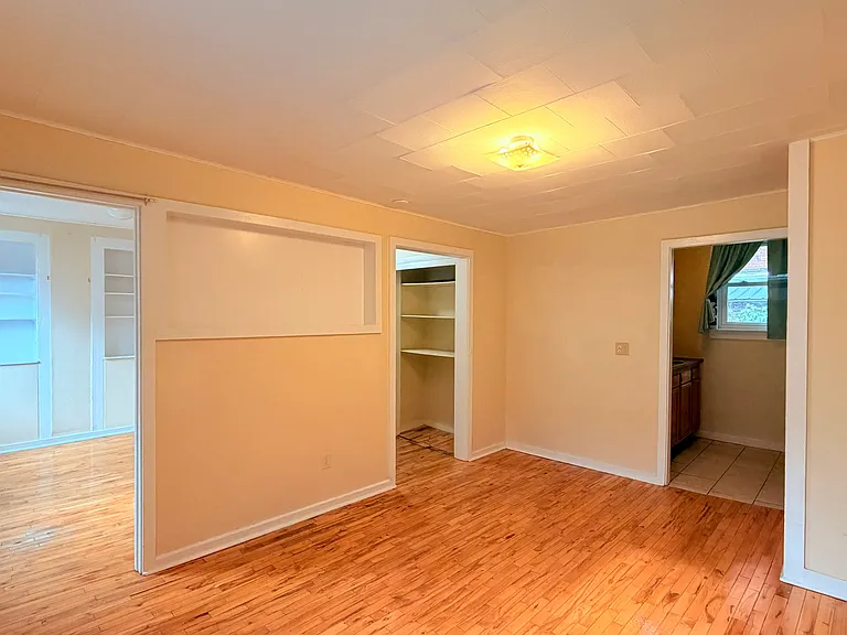 111 College St #3C — Photo 2