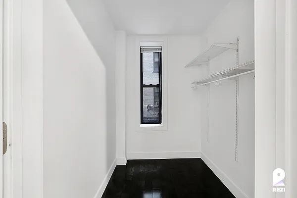 Rented by REZI | media 21