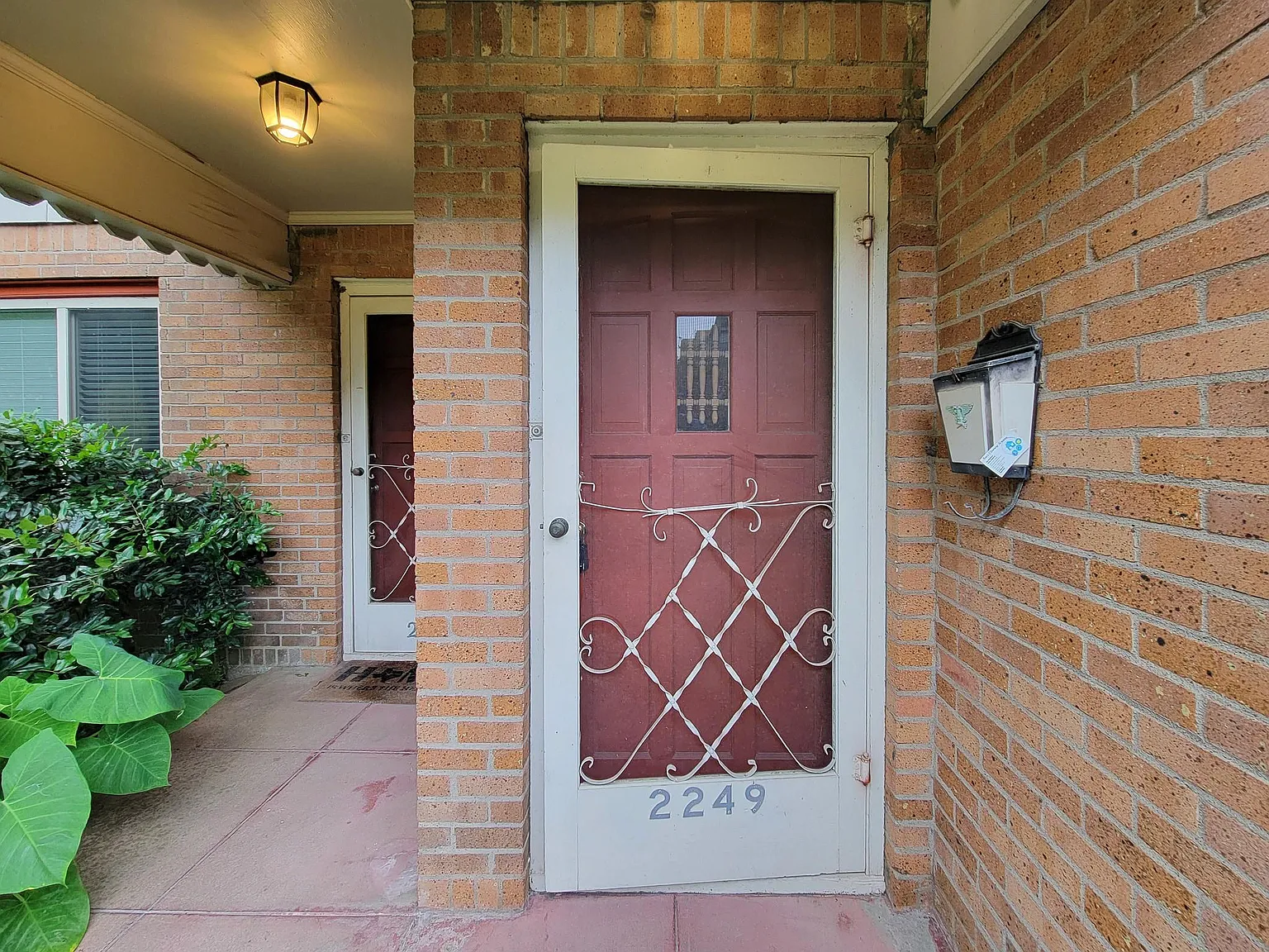 2 bed, 1.5 bath, 1325 sqft, $2,090 — Photo 2