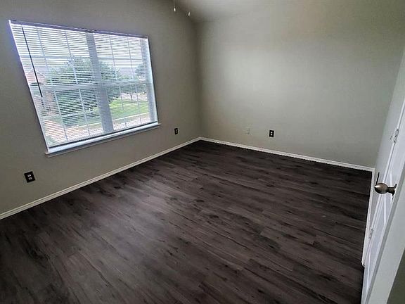 2nd image of 6530 Briar Moss Ln