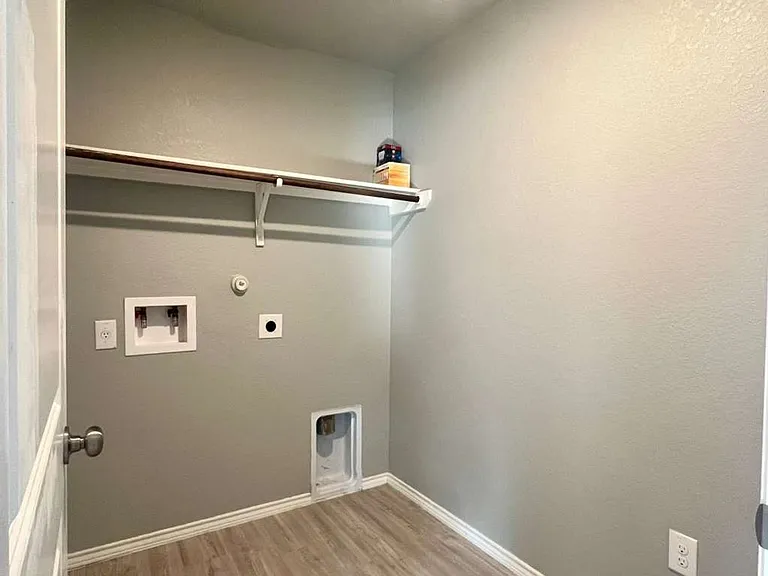 10239 Robbins Crk — Photo 11