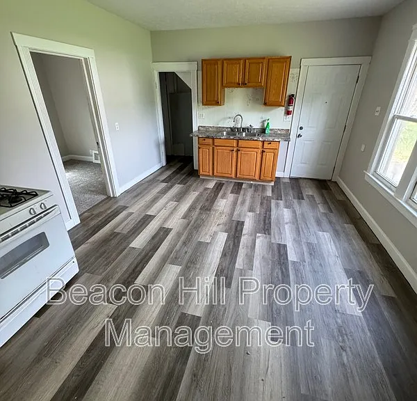 5911 Lansing Ave — Photo 2