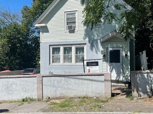 36 Fulton St, Lawrence, MA 01841