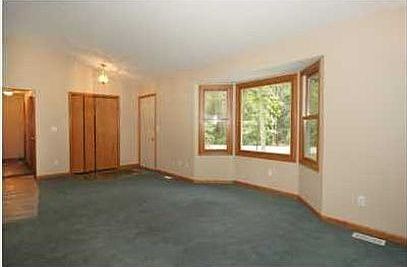 4th image of 5525 Kies St NE