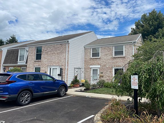2nd image of 624 Ramblewood Ct