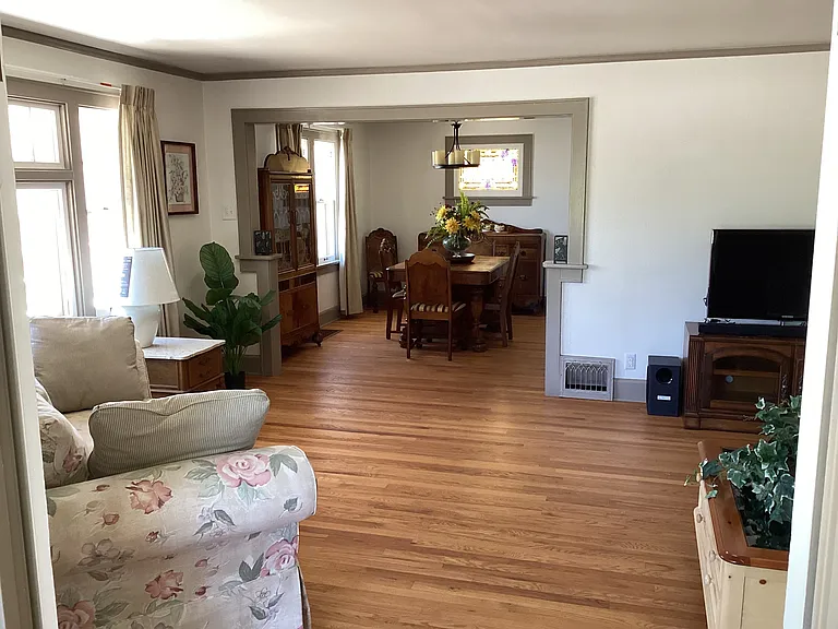 LIVING / DINING