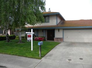 2 Princeville Cir, Sacramento, CA