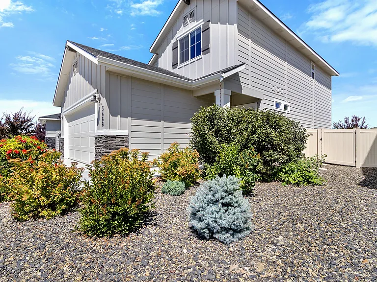 3488 W Remembrance Dr — Photo 2