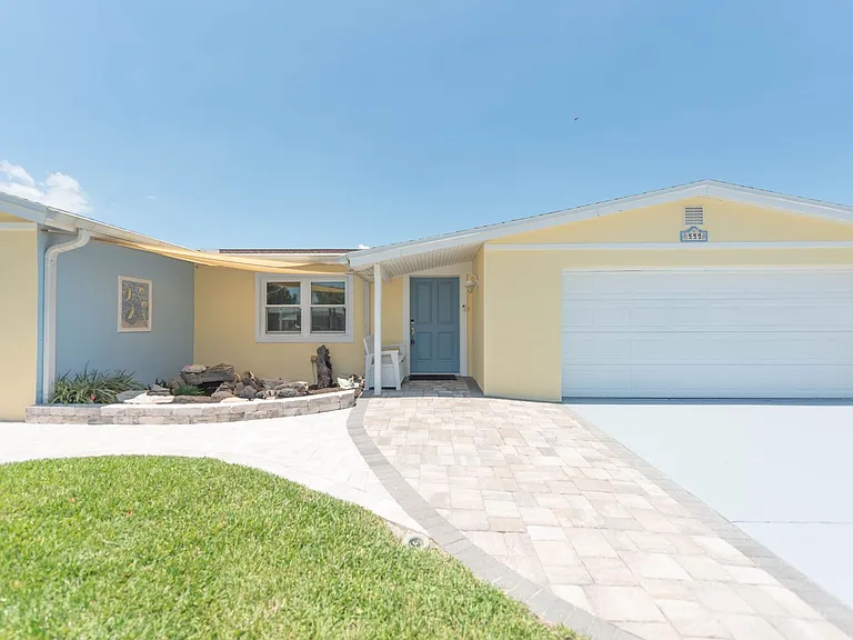 444 Finch Dr — Photo 12