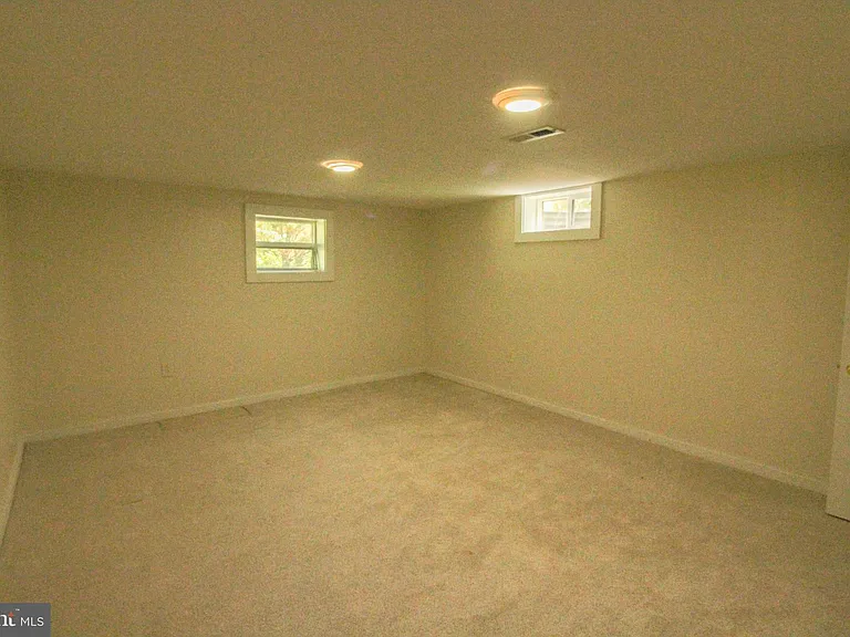 11 Hickory Ln — Photo 62