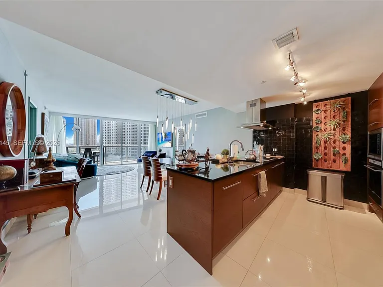 465 Brickell Ave #1019 — Photo 4
