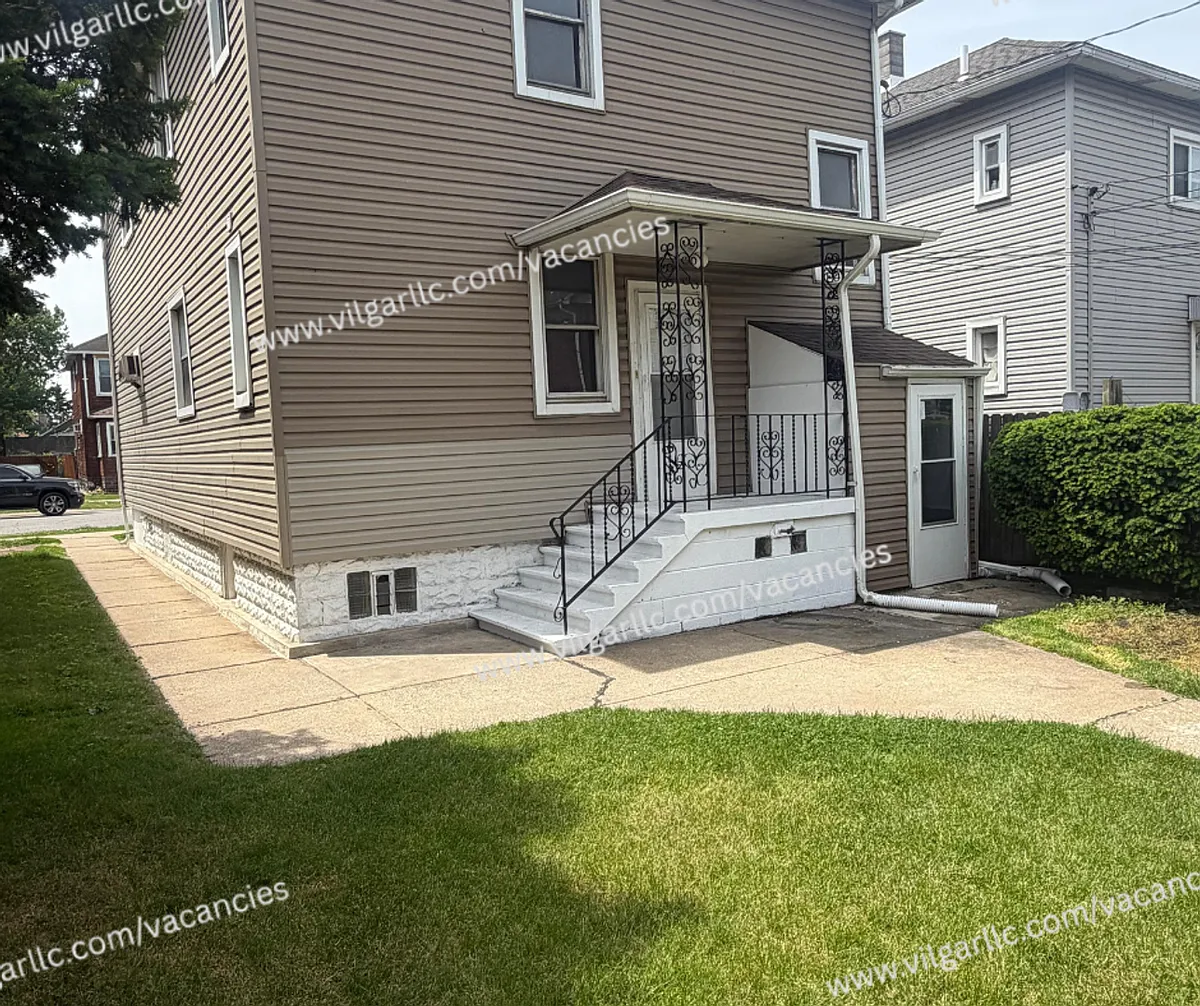 Building Photo - 4023 Fir St