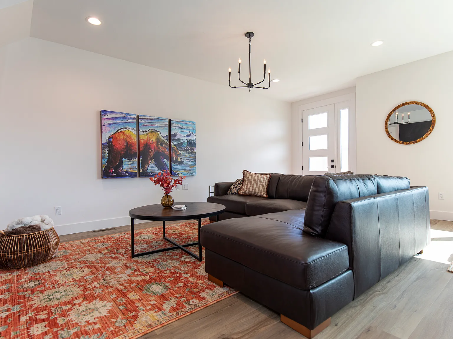 3 bed, 1966 sqft, $4,000 — Photo 2