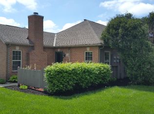 2391 Hooverside Ln, Grove City, OH