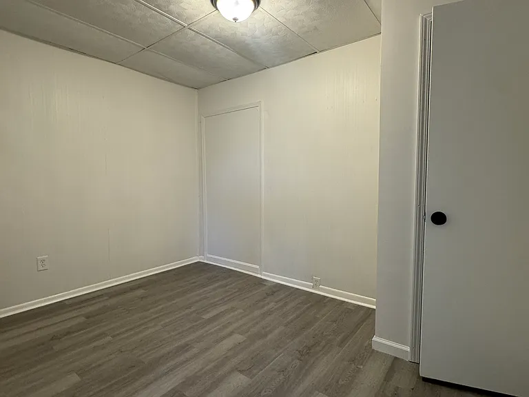 1726 W Saint Catherine St — Photo 6