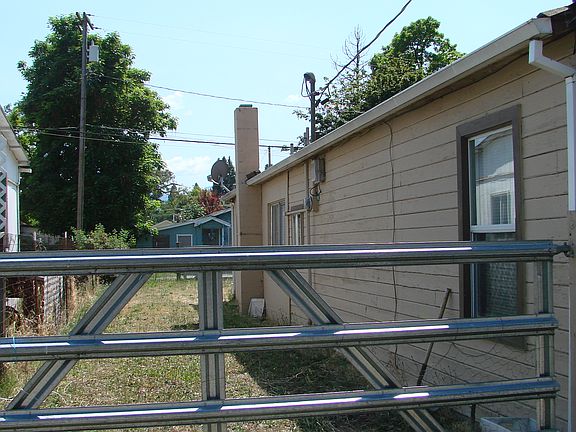 Gate access from J Street