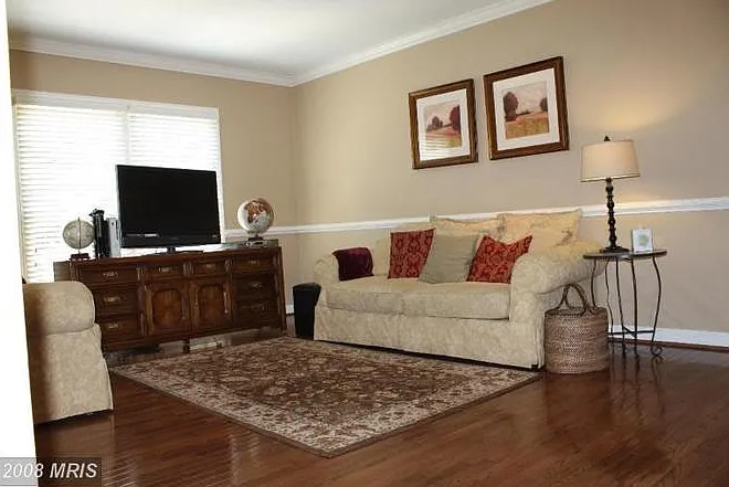 8018 Trevor Pl — Photo 3