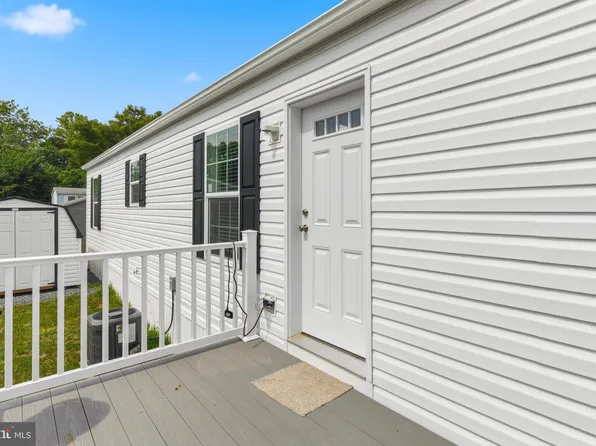 16 Vintage Ln, Honey Brook, PA 19344