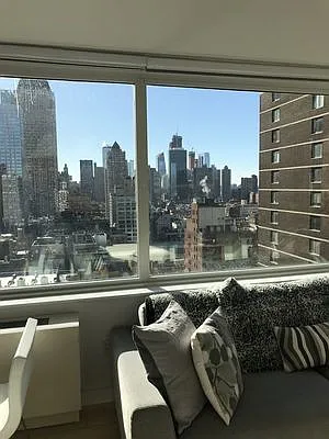 Rented by iHomeny Realty | media 24