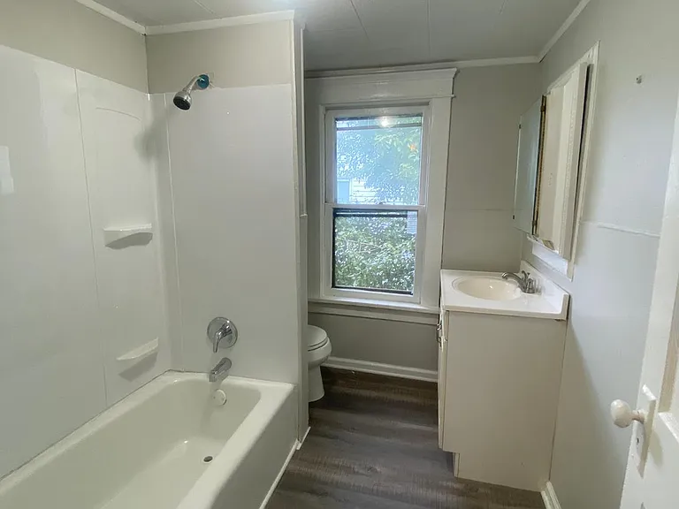 1292 W Wilbeth Rd — Photo 10