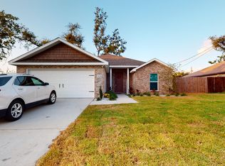 908 W 12th St, Lynn Haven, FL 32444