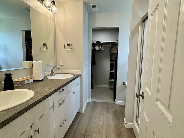 2089 N Thunderbolt St — Photo 16